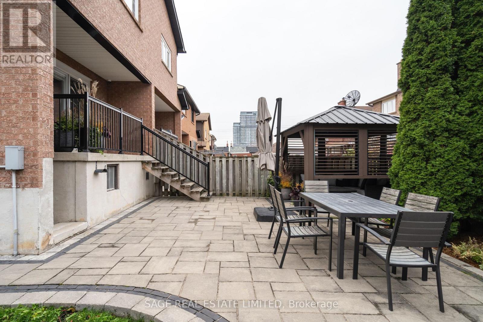 124 Lightbourn Avenue, Toronto, Ontario  M6H 4G6 - Photo 35 - W12554674