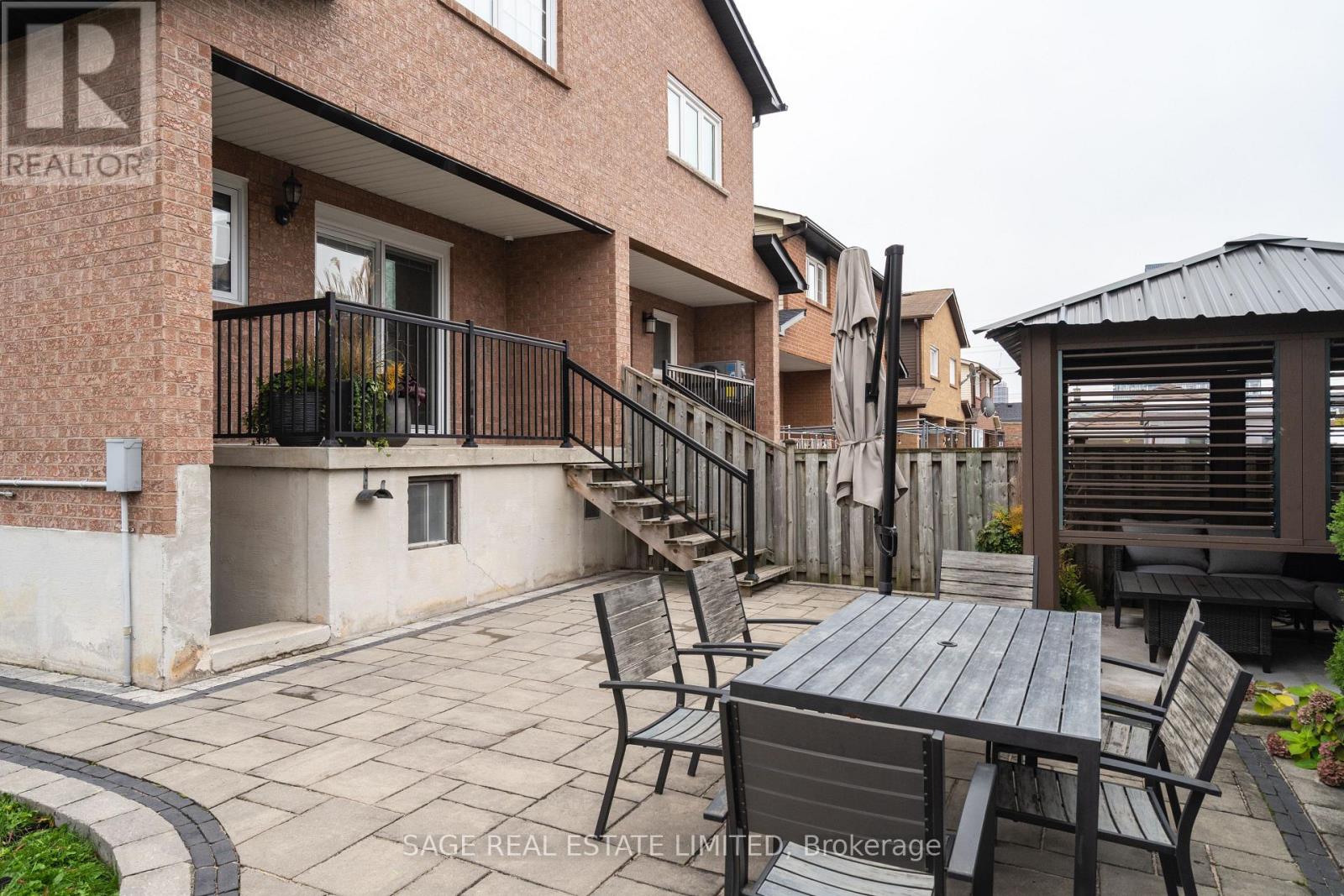 124 Lightbourn Avenue, Toronto, Ontario  M6H 4G6 - Photo 36 - W12554674