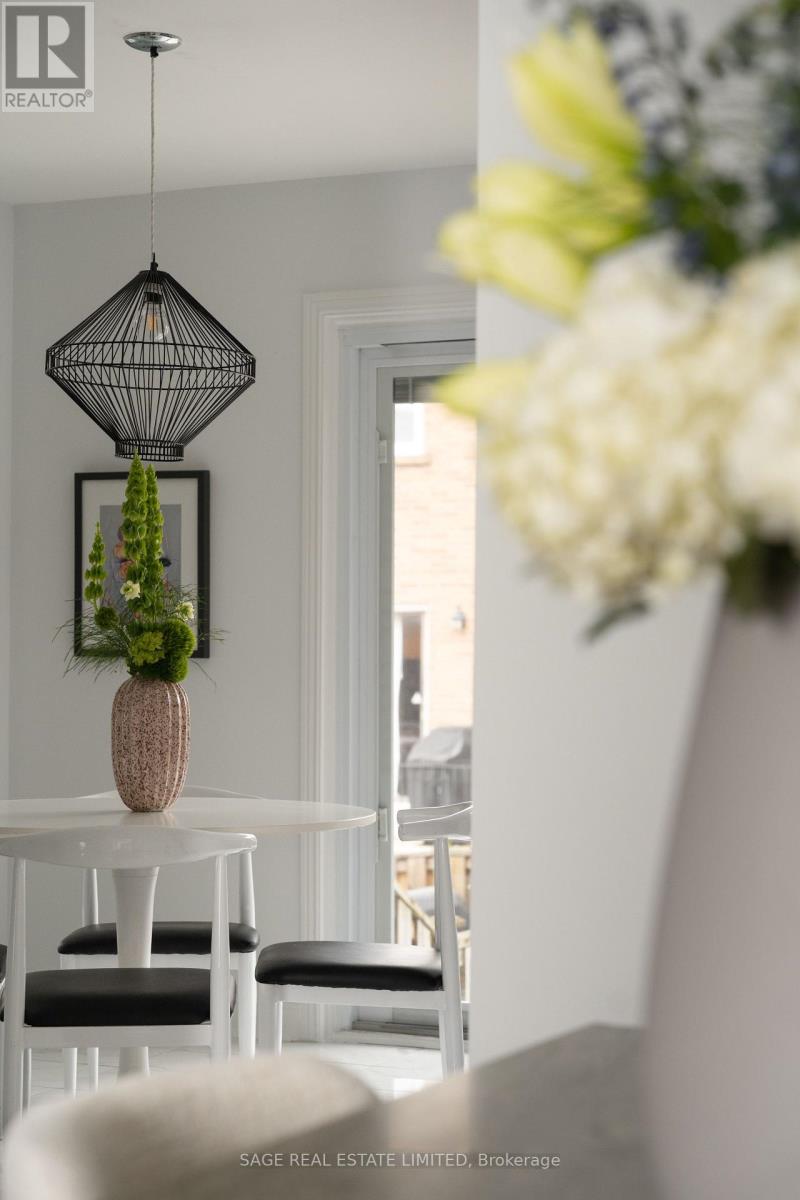 124 Lightbourn Avenue, Toronto, Ontario  M6H 4G6 - Photo 5 - W12554674