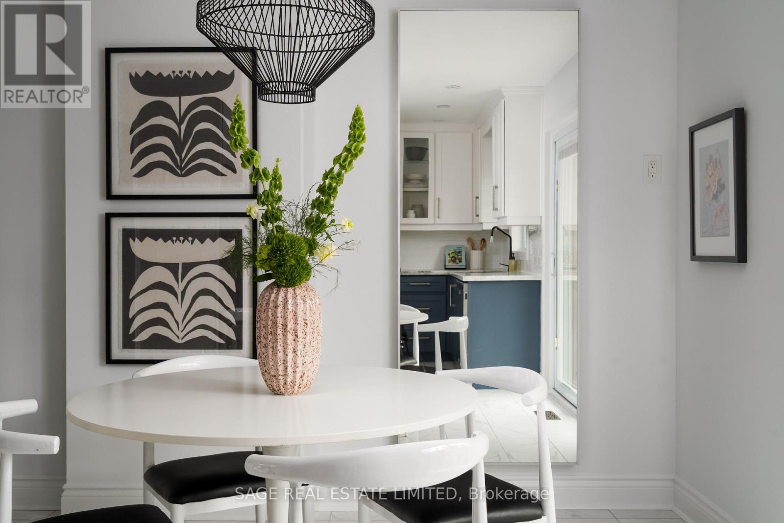 124 Lightbourn Avenue, Toronto, Ontario  M6H 4G6 - Photo 8 - W12554674