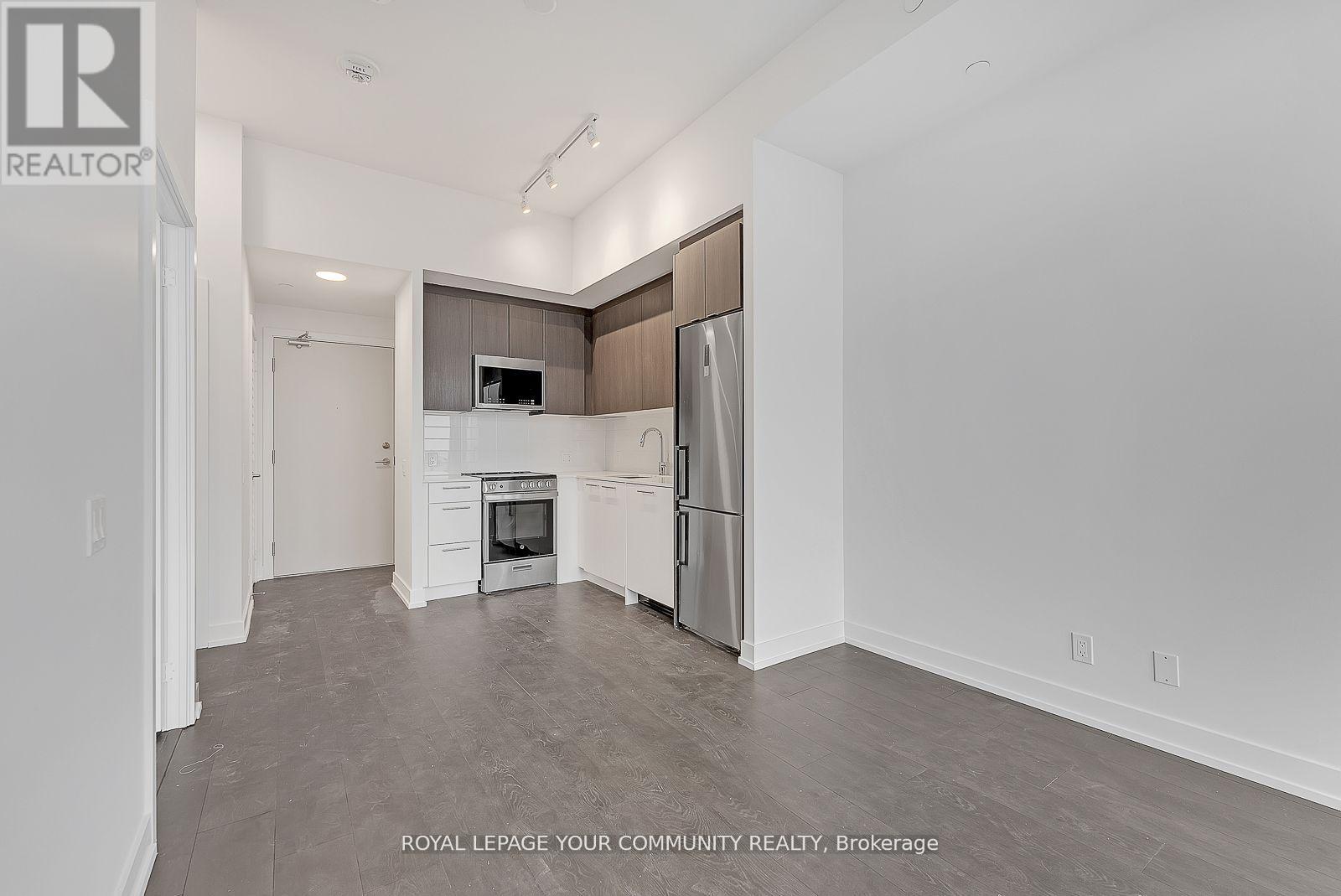 805s - 215 Veterans Drive, Brampton, Ontario L7A 5L6 - Photo 7 - W12554692