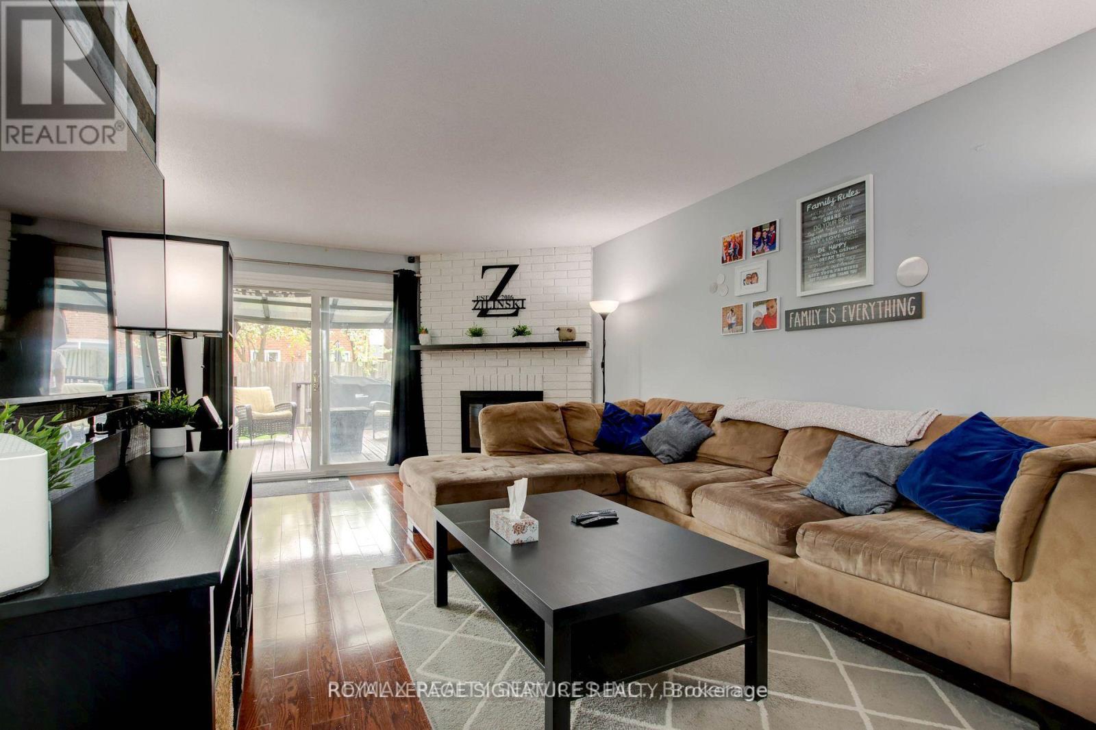 Upper - 76 Crenshaw Court, Brampton, Ontario  L6Z 1W9 - Photo 2 - W12554714