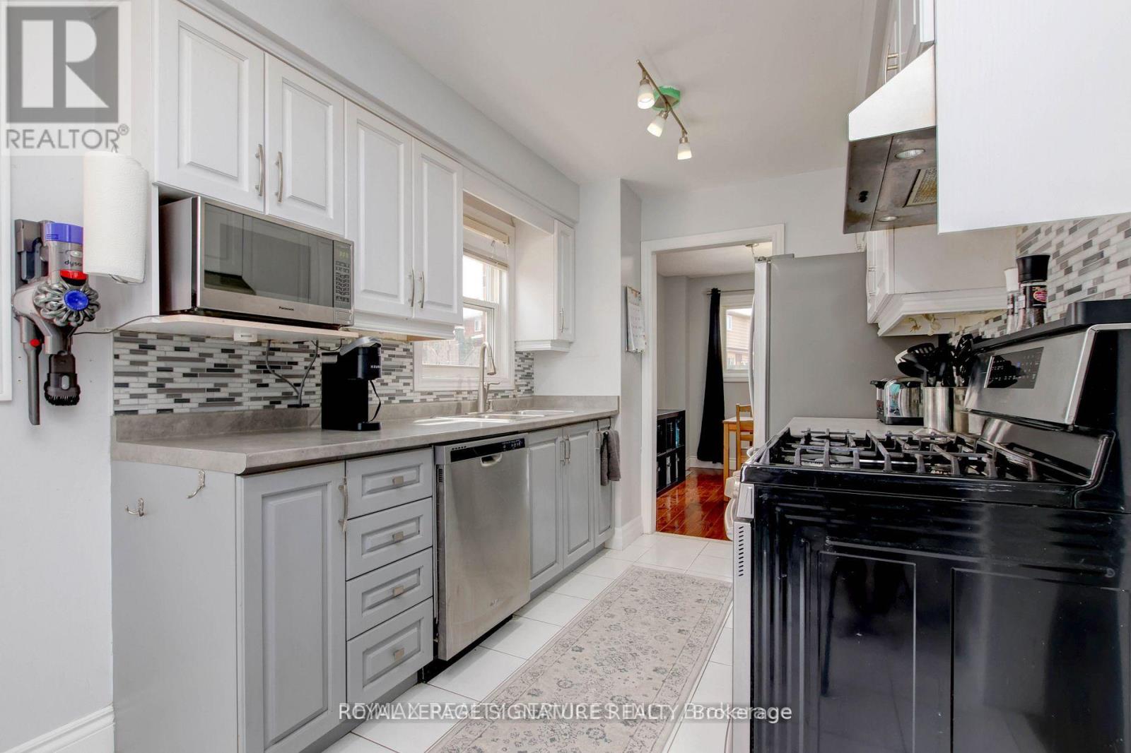 Upper - 76 Crenshaw Court, Brampton, Ontario  L6Z 1W9 - Photo 7 - W12554714