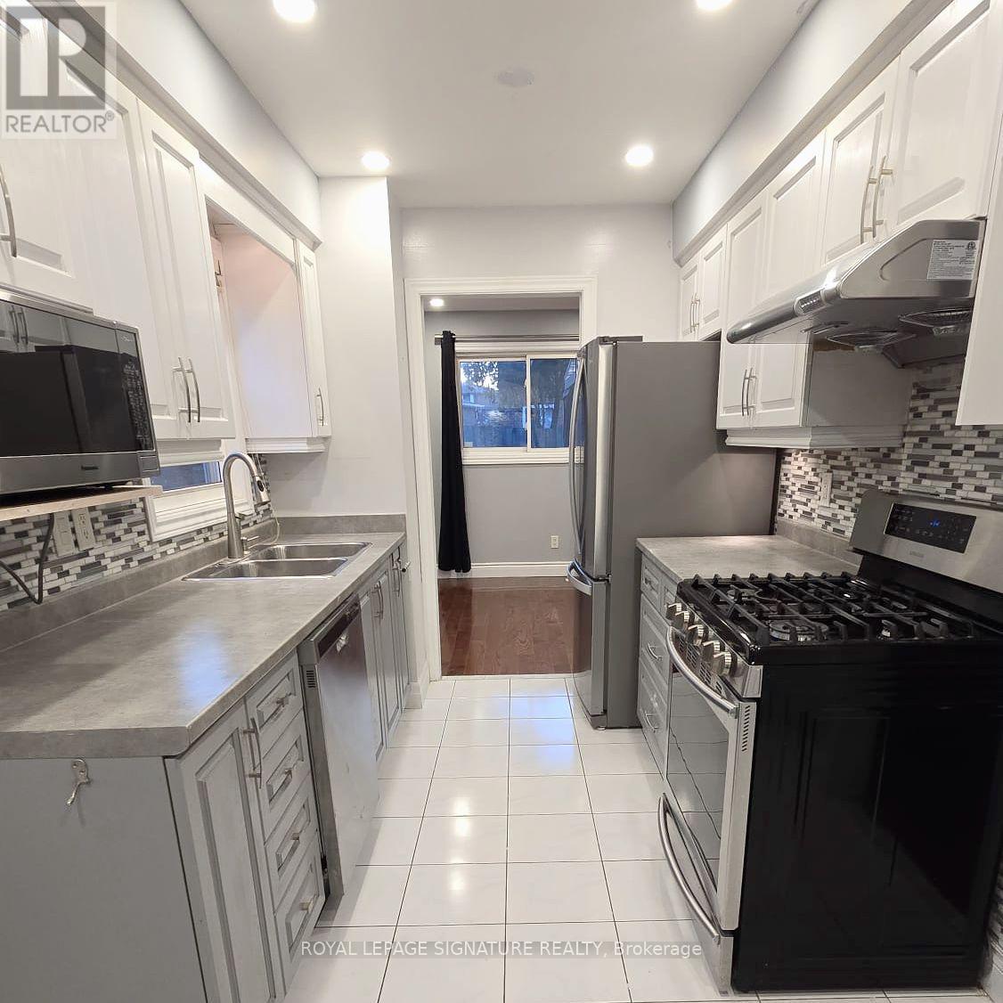 Upper - 76 Crenshaw Court, Brampton, Ontario  L6Z 1W9 - Photo 8 - W12554714