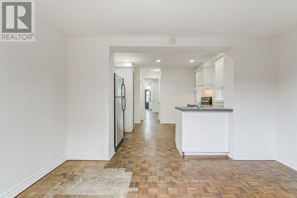 60 Gwynne Avenue, Toronto, Ontario  M6K 2C4 - Photo 16 - W12554732