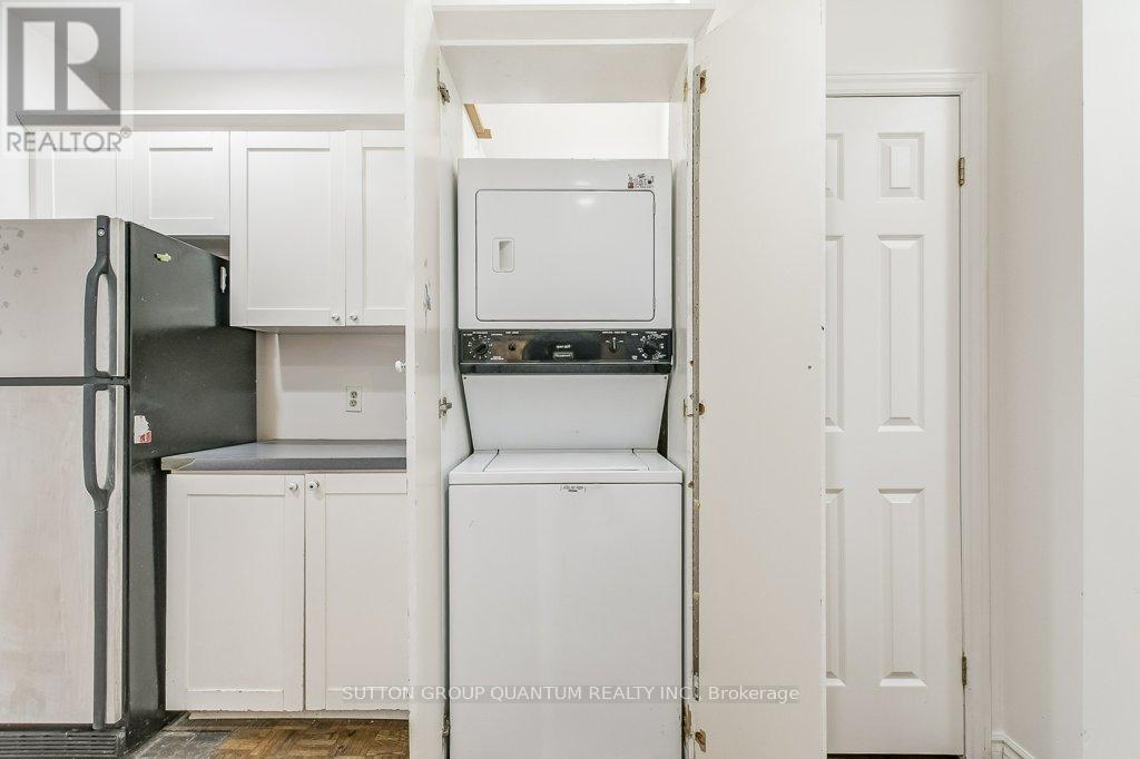 60 Gwynne Avenue, Toronto, Ontario  M6K 2C4 - Photo 18 - W12554732