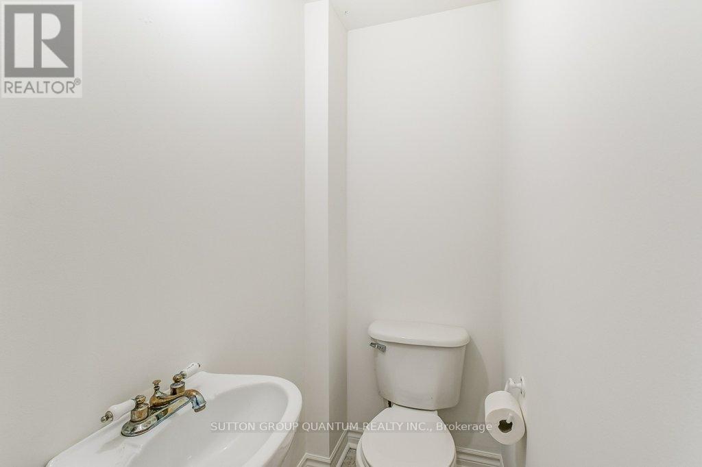 60 Gwynne Avenue, Toronto, Ontario  M6K 2C4 - Photo 19 - W12554732