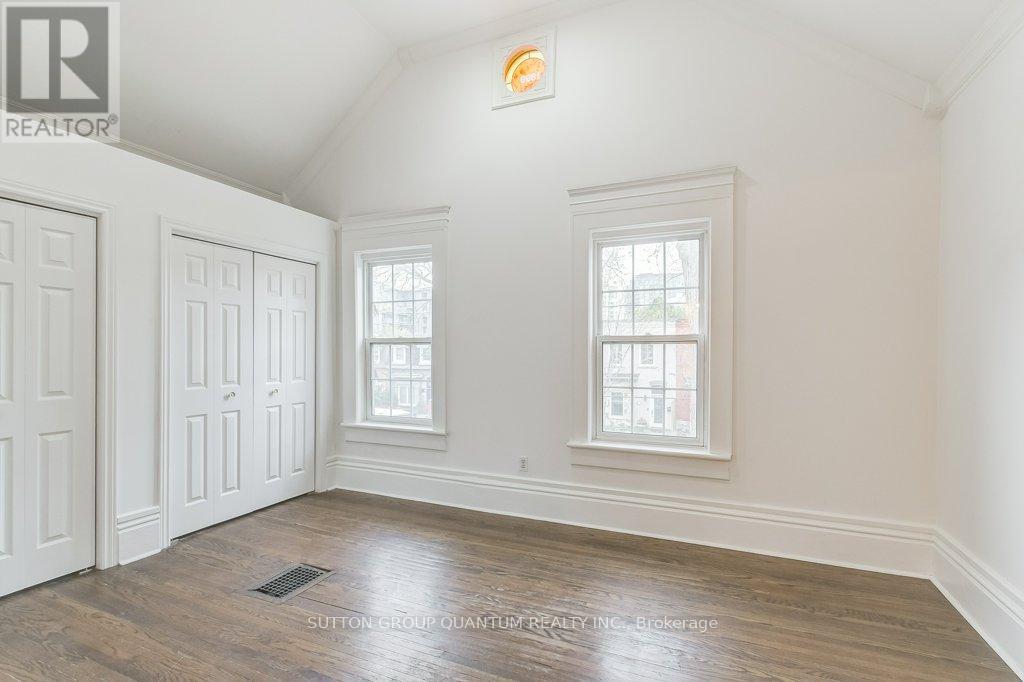 60 Gwynne Avenue, Toronto, Ontario  M6K 2C4 - Photo 24 - W12554732