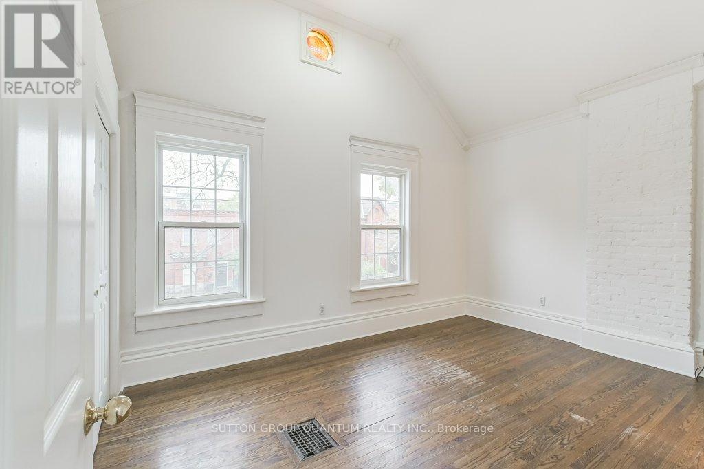 60 Gwynne Avenue, Toronto, Ontario  M6K 2C4 - Photo 25 - W12554732