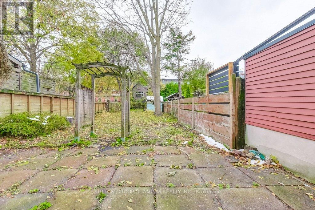 60 Gwynne Avenue, Toronto, Ontario  M6K 2C4 - Photo 39 - W12554732