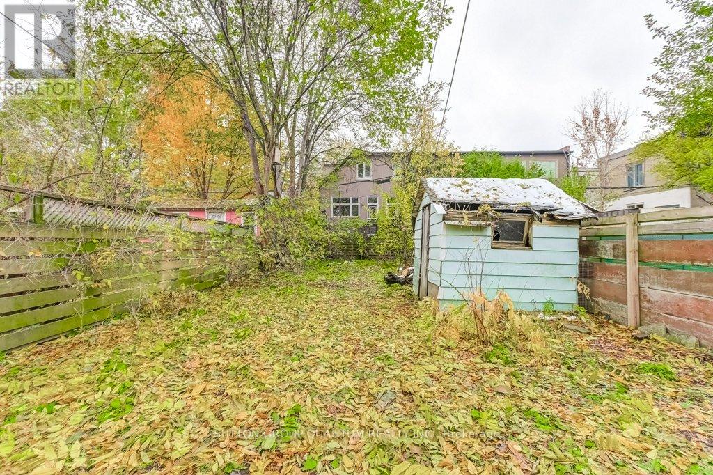 60 Gwynne Avenue, Toronto, Ontario  M6K 2C4 - Photo 40 - W12554732