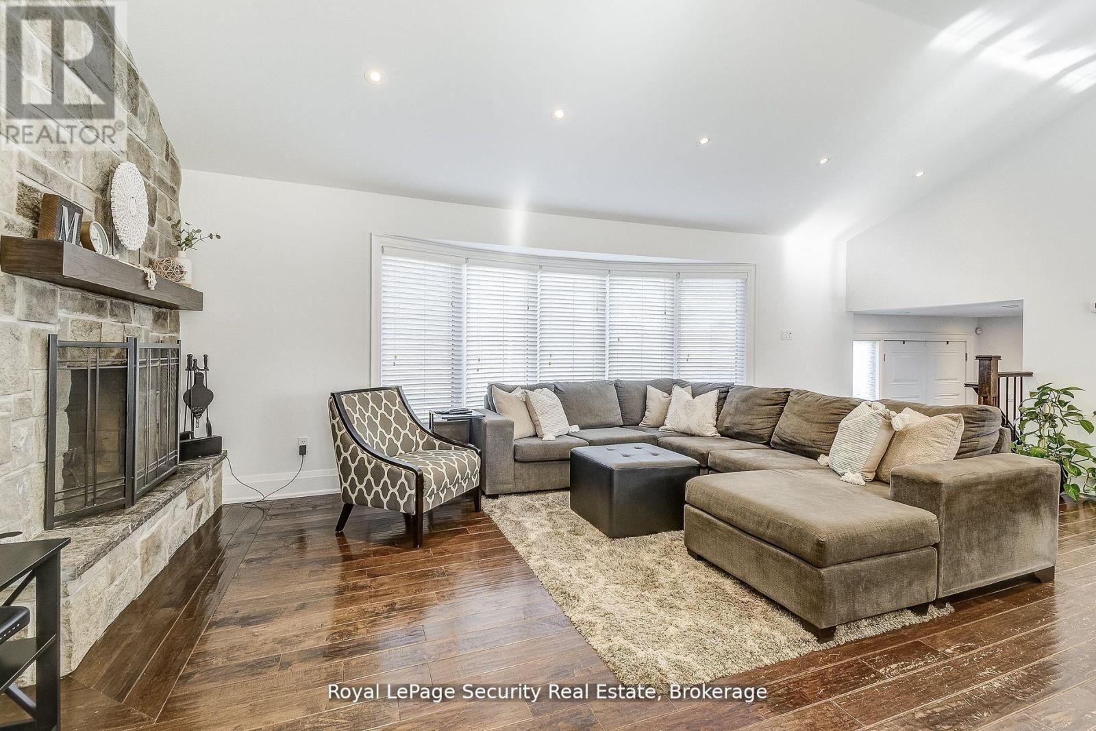 11310 Trafalgar Road, Halton Hills, Ontario  L7G 4S5 - Photo 10 - W12554808