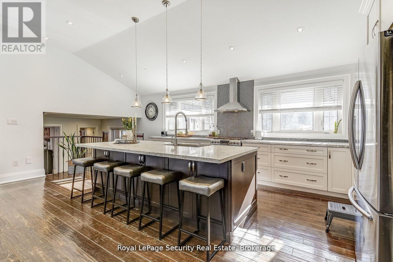 11310 Trafalgar Road, Halton Hills, Ontario  L7G 4S5 - Photo 12 - W12554808