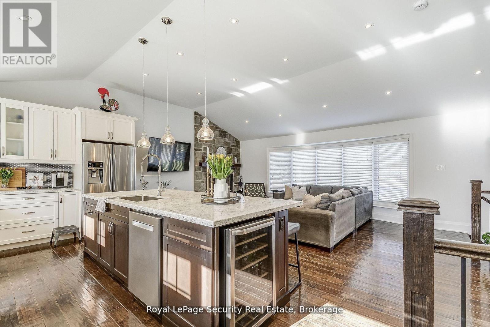 11310 Trafalgar Road, Halton Hills, Ontario  L7G 4S5 - Photo 14 - W12554808