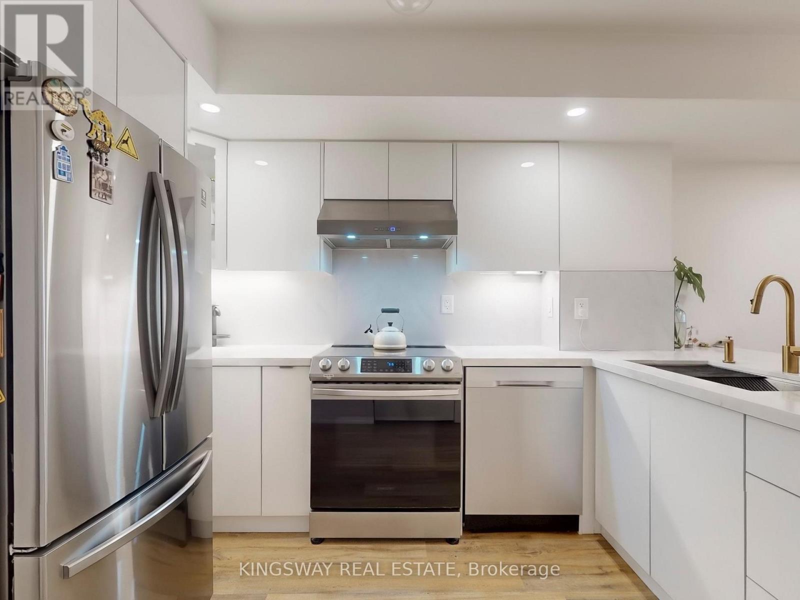 163 - 351 Wallace Avenue, Toronto, Ontario  M6P 3N1 - Photo 10 - W12554878