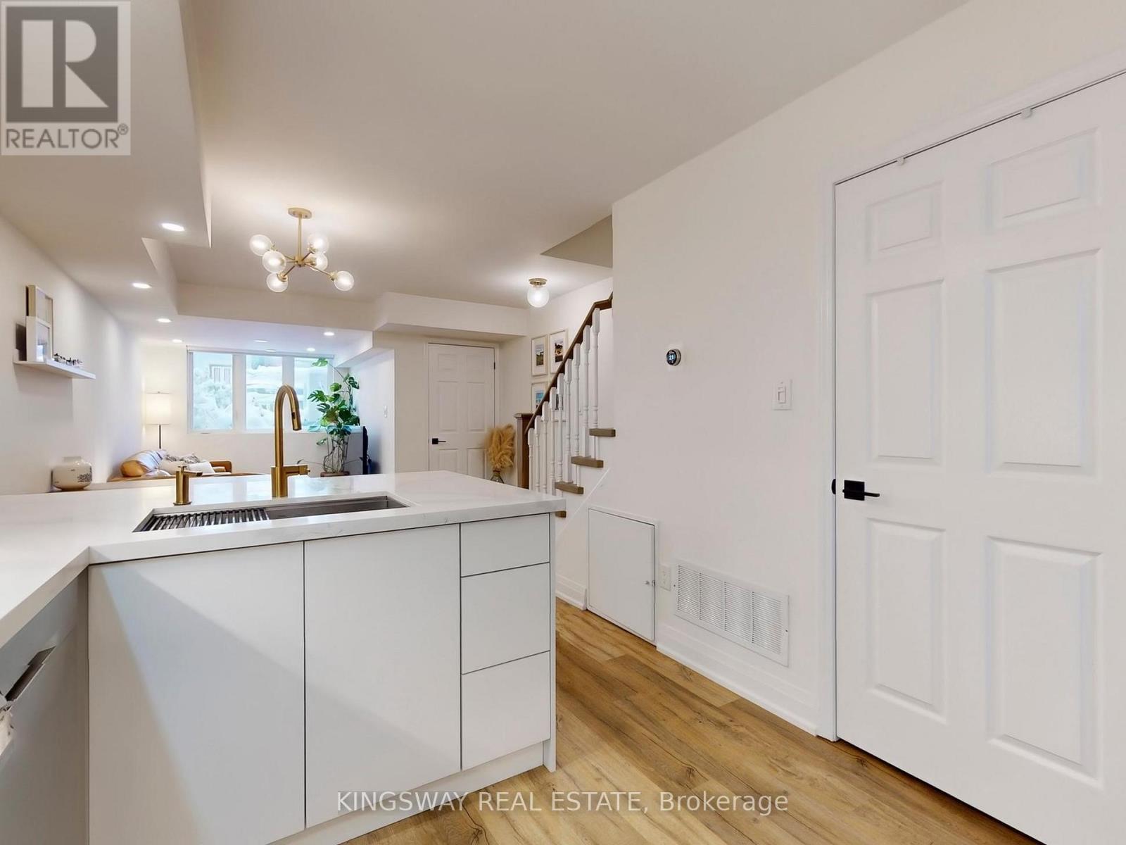 163 - 351 Wallace Avenue, Toronto, Ontario  M6P 3N1 - Photo 12 - W12554878