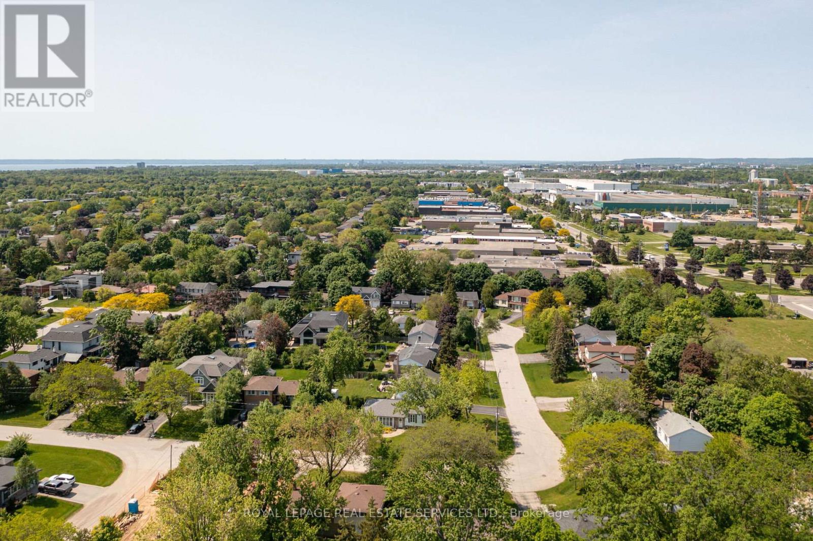 2088 Saxon Road, Oakville, Ontario  L6L 2V2 - Photo 38 - W12554886