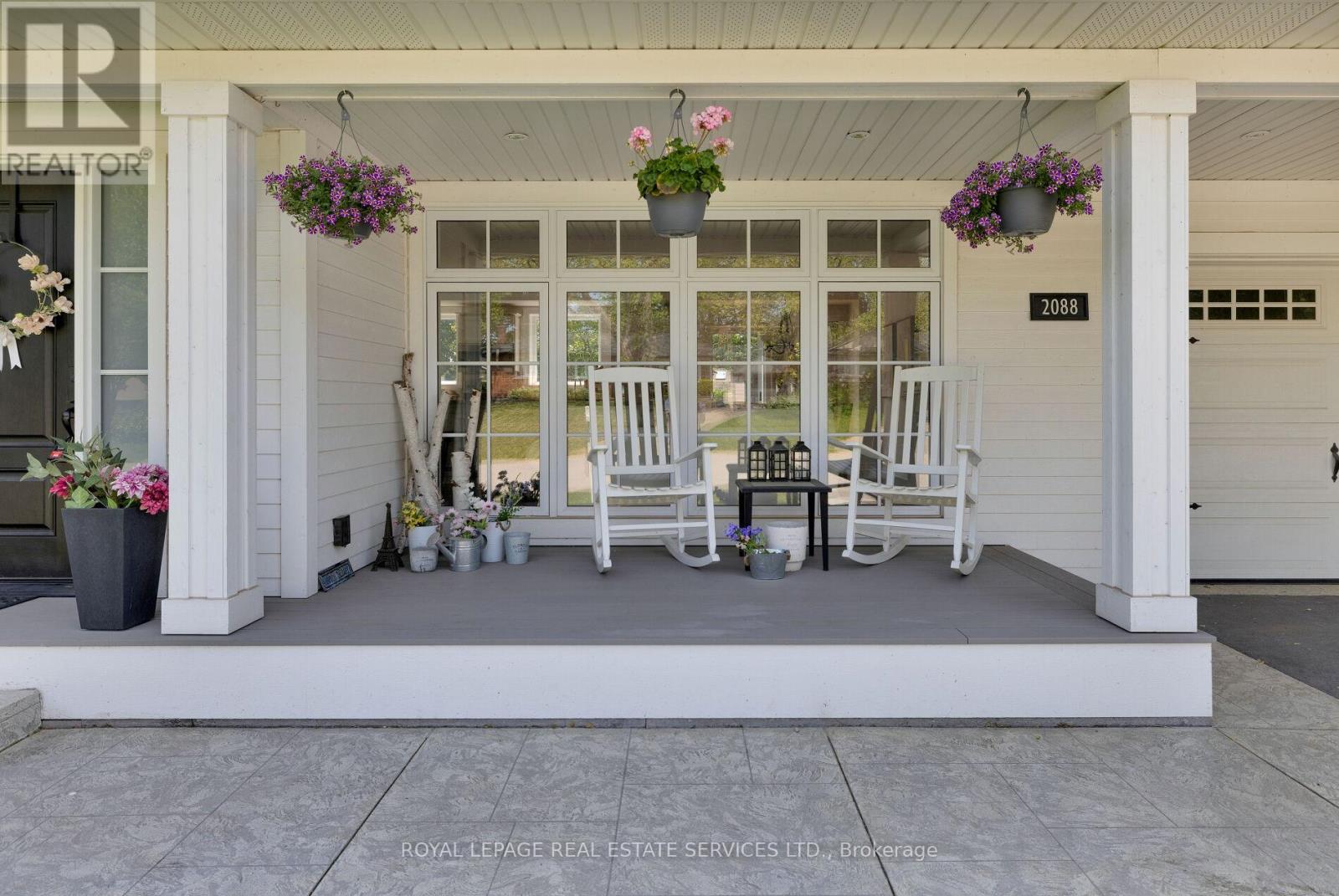 2088 Saxon Road, Oakville, Ontario  L6L 2V2 - Photo 4 - W12554886