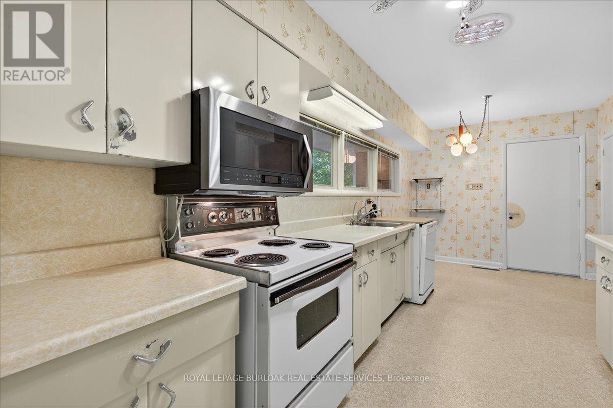 288 Trafalgar Road, Oakville, Ontario  L6J 3H2 - Photo 11 - W12554890