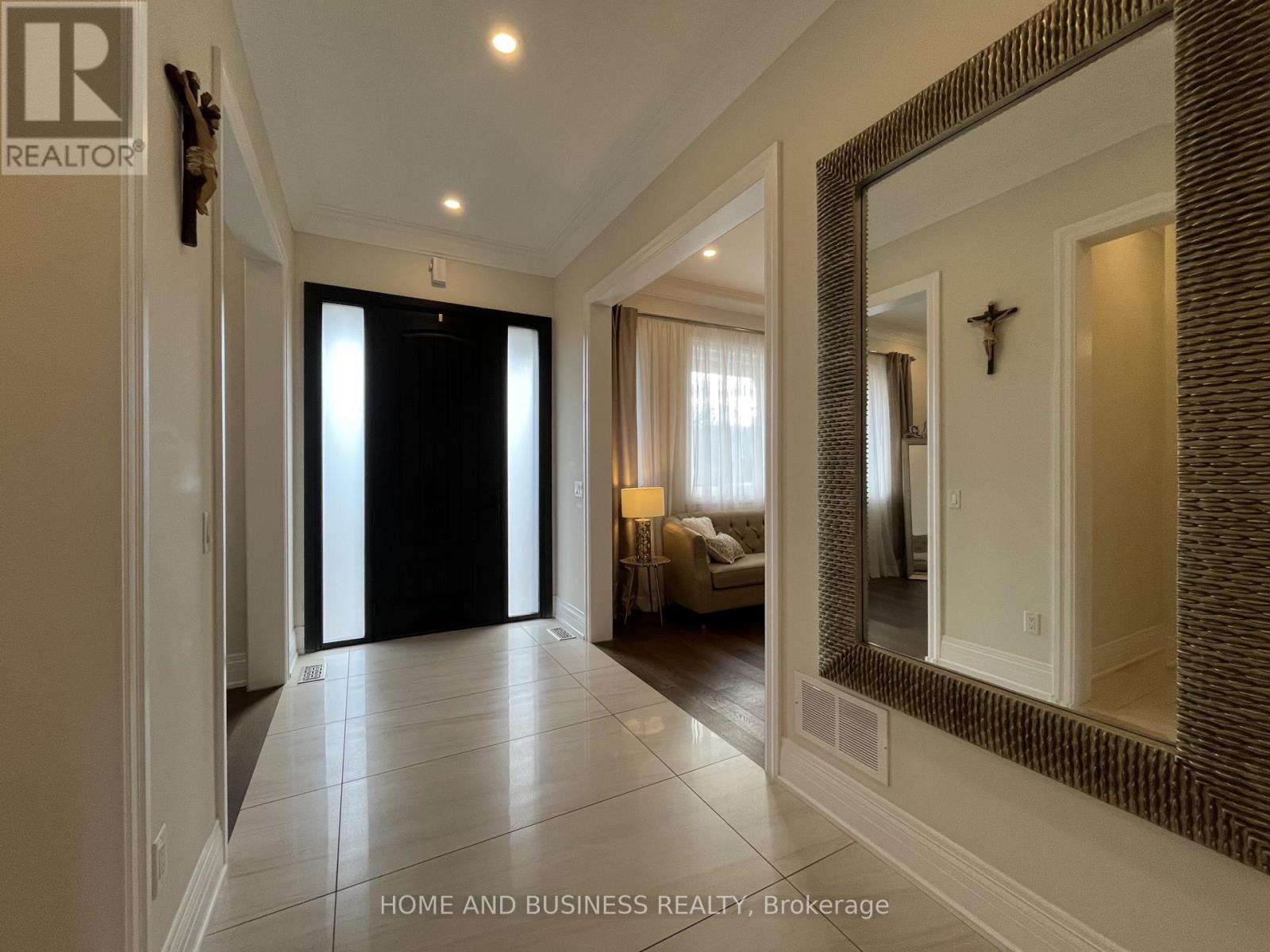 115 Russell Drive, Oakville, Ontario  L6H 1L4 - Photo 12 - W12554920