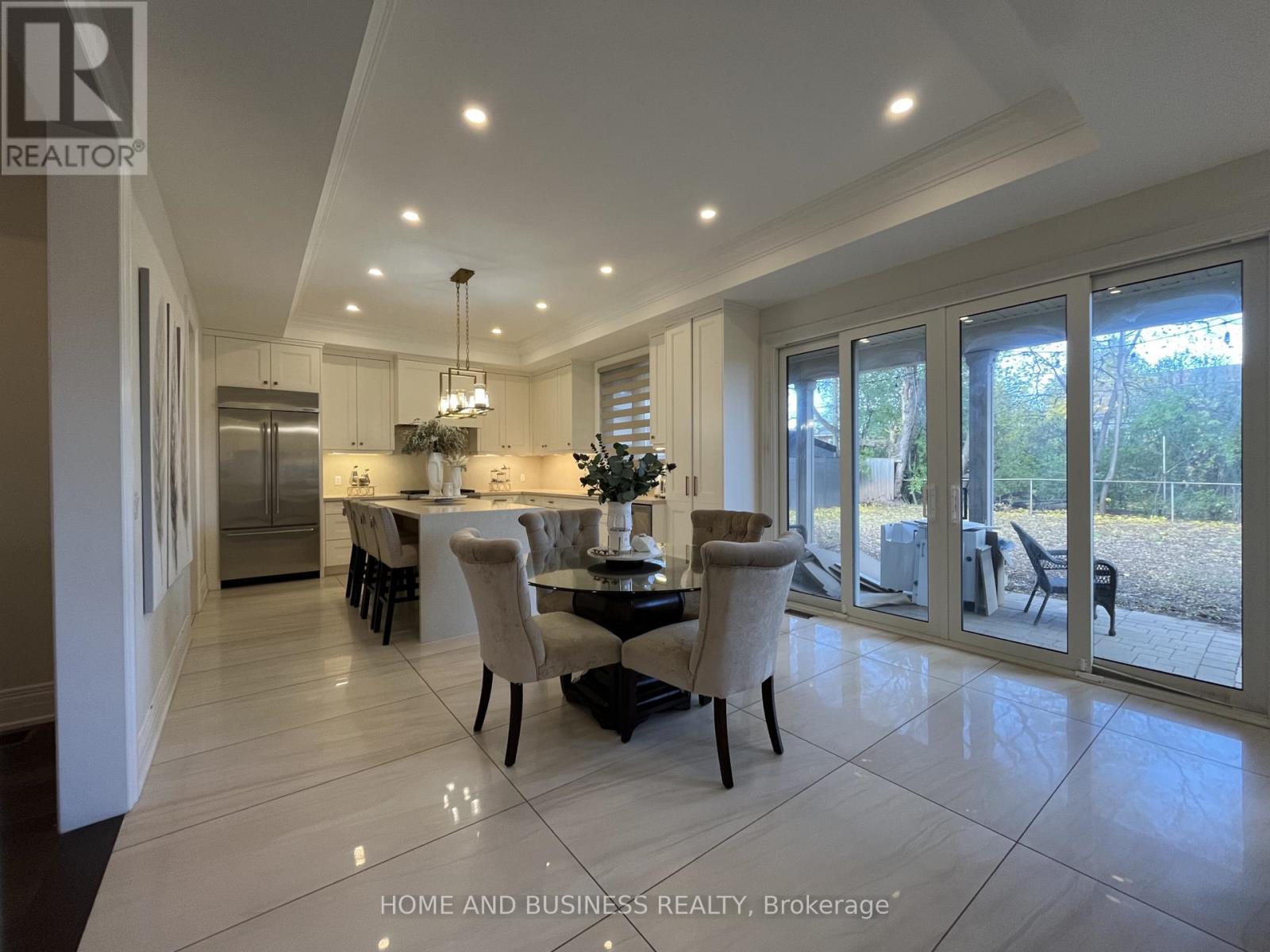 115 Russell Drive, Oakville, Ontario  L6H 1L4 - Photo 15 - W12554920