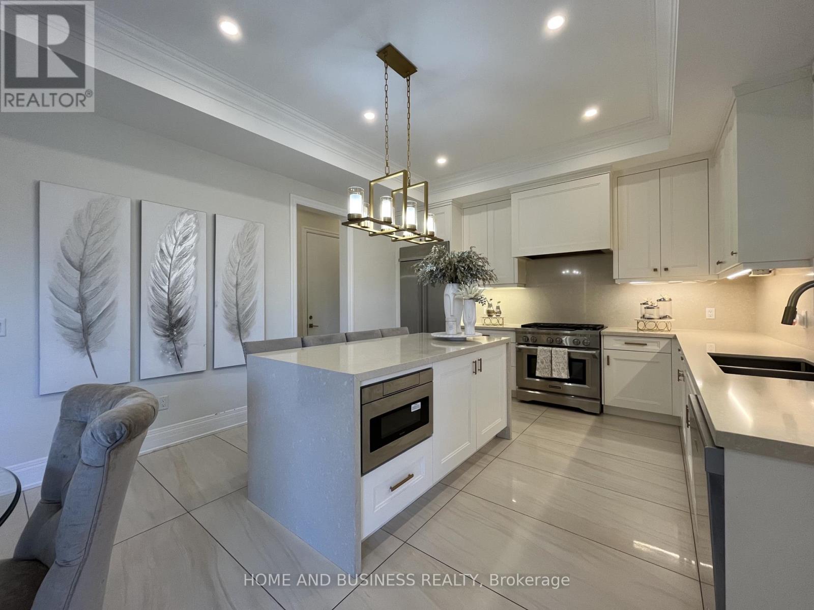 115 Russell Drive, Oakville, Ontario  L6H 1L4 - Photo 17 - W12554920