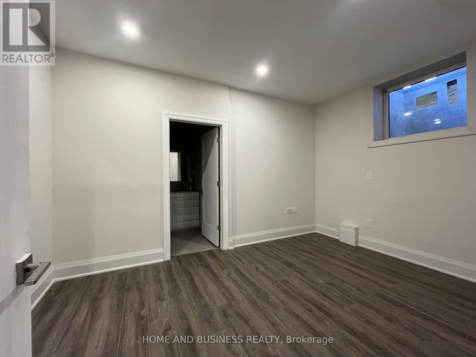 115 Russell Drive, Oakville, Ontario  L6H 1L4 - Photo 37 - W12554920