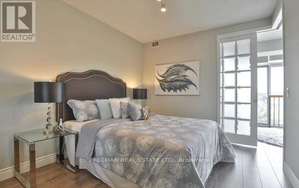 802 - 200 Burnhamthorpe Road, Mississauga, Ontario  L5A 4L4 - Photo 12 - W12554938