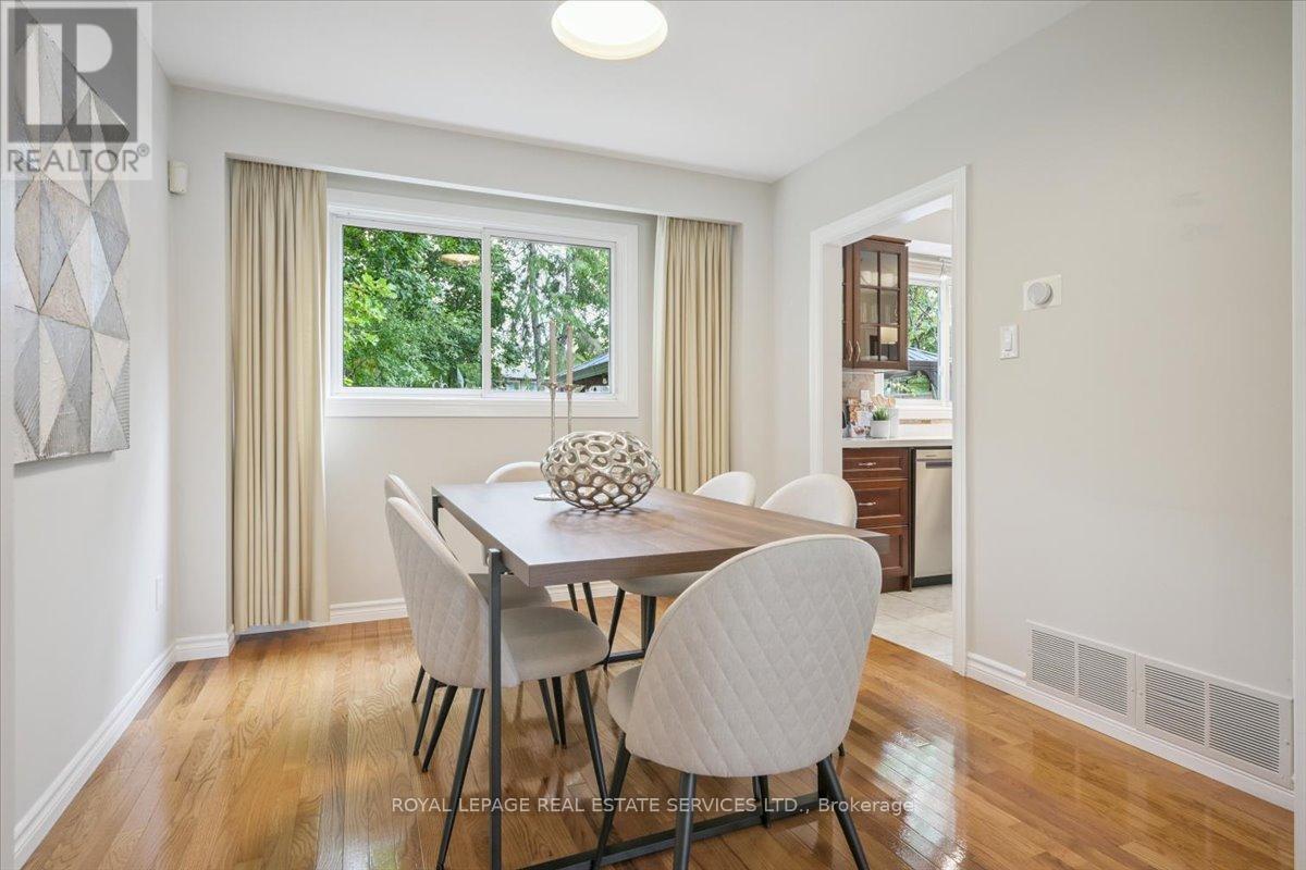 2340 Homelands Drive, Mississauga, Ontario  L5K 1G6 - Photo 10 - W12554946