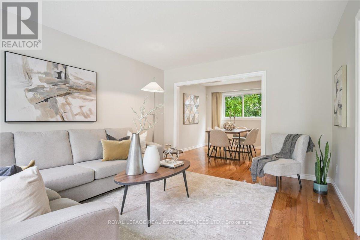 2340 Homelands Drive, Mississauga, Ontario  L5K 1G6 - Photo 8 - W12554946