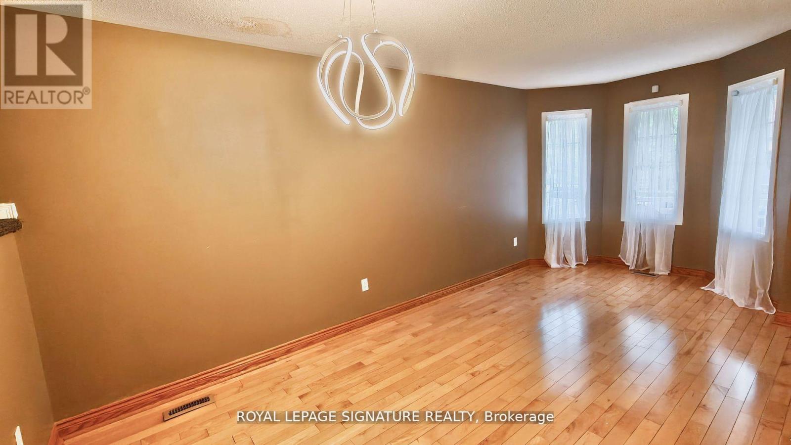 5967 Manzanillo Crescent, Mississauga, Ontario  L5M 6Y3 - Photo 6 - W12554972