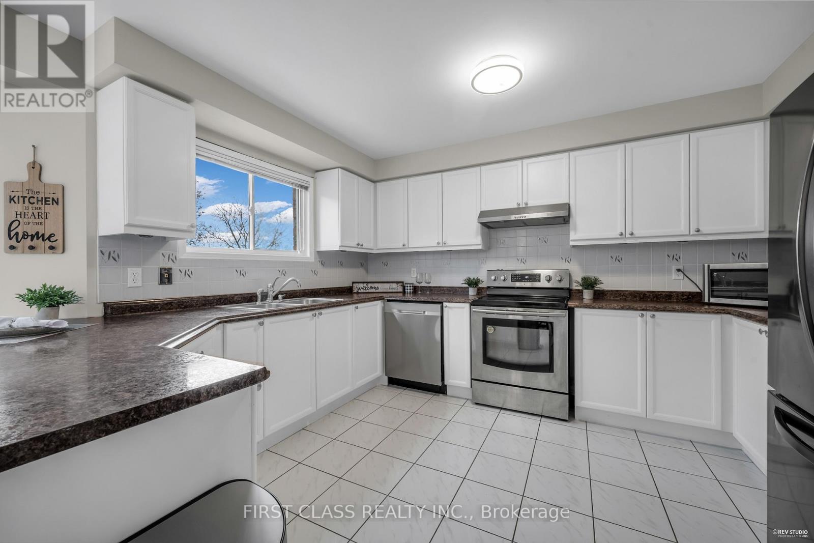 2893 Peacock Drive, Mississauga, Ontario  L5M 5S2 - Photo 14 - W12554974