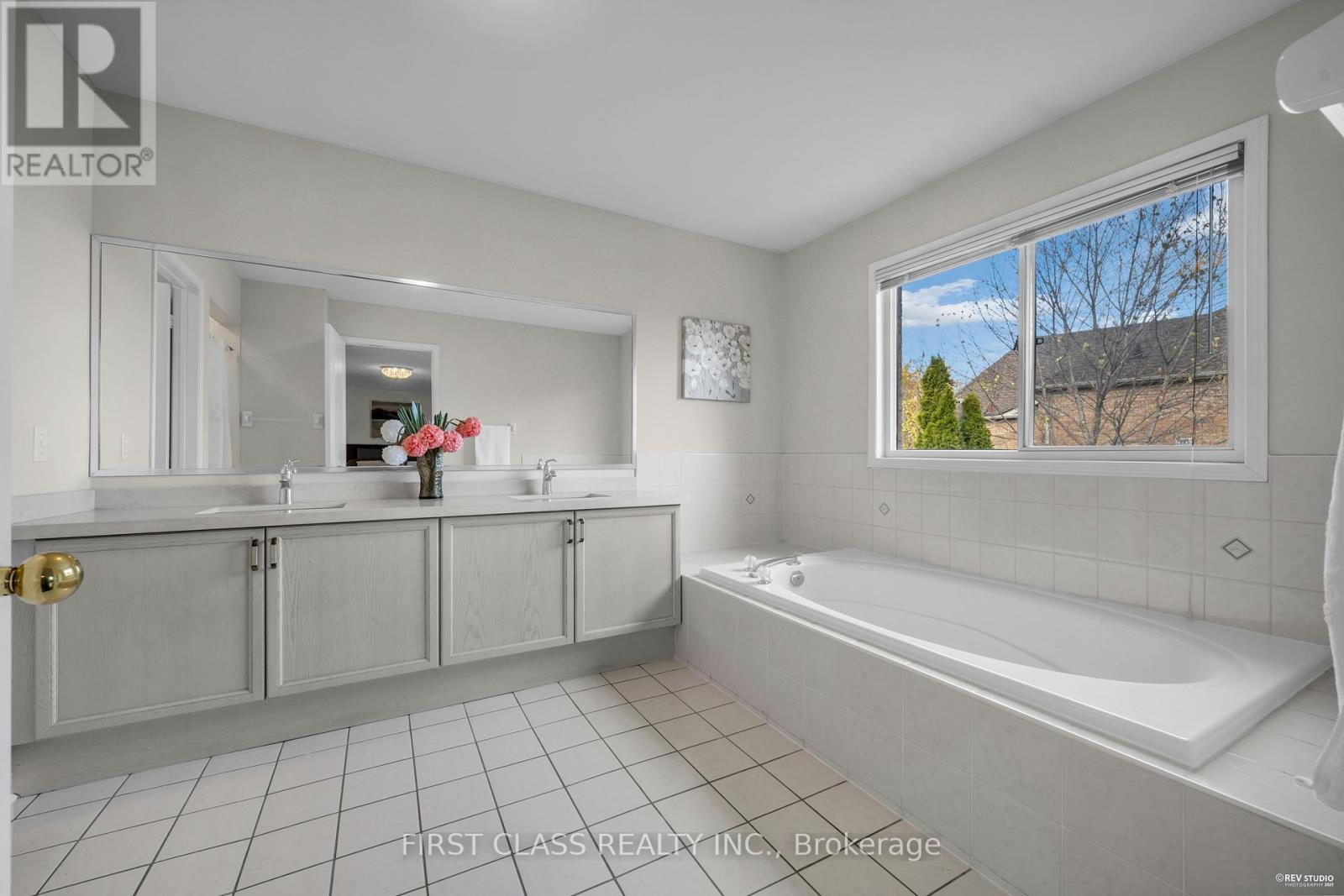 2893 Peacock Drive, Mississauga, Ontario  L5M 5S2 - Photo 30 - W12554974