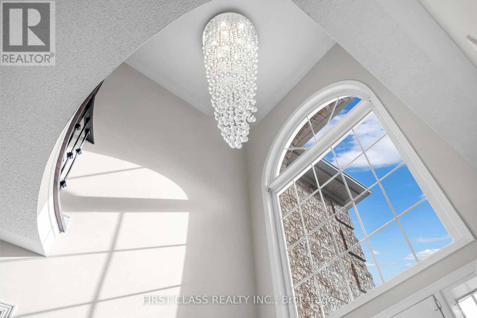 2893 Peacock Drive, Mississauga, Ontario  L5M 5S2 - Photo 4 - W12554974