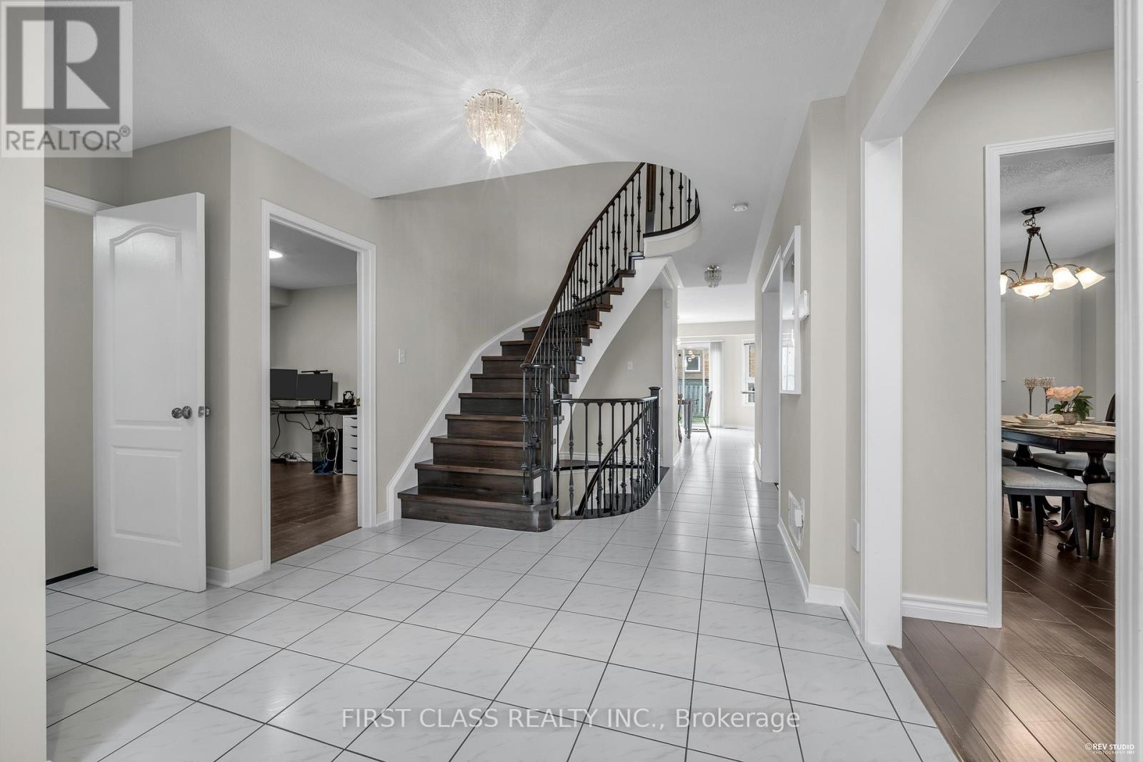 2893 Peacock Drive, Mississauga, Ontario  L5M 5S2 - Photo 5 - W12554974