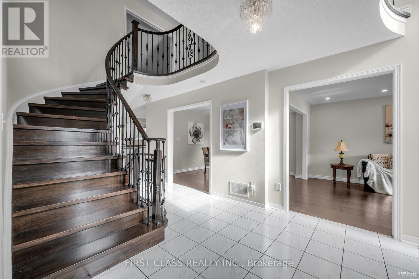 2893 Peacock Drive, Mississauga, Ontario  L5M 5S2 - Photo 6 - W12554974