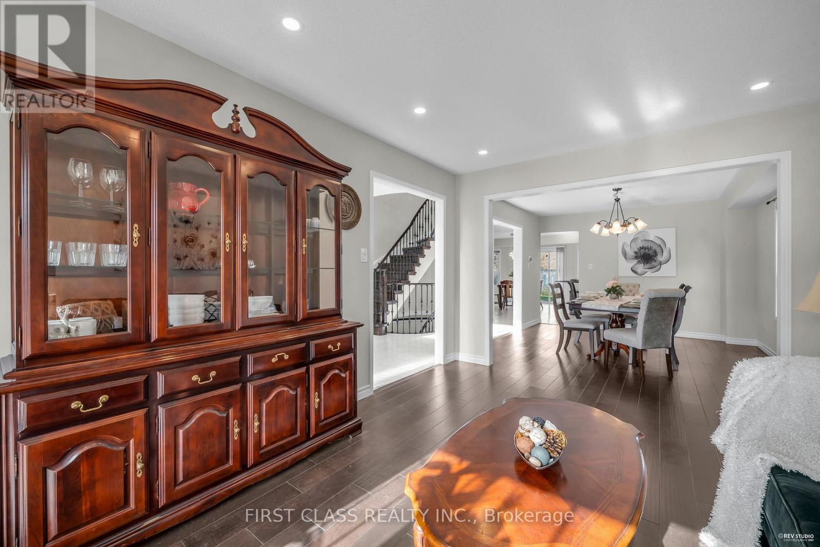 2893 Peacock Drive, Mississauga, Ontario  L5M 5S2 - Photo 9 - W12554974