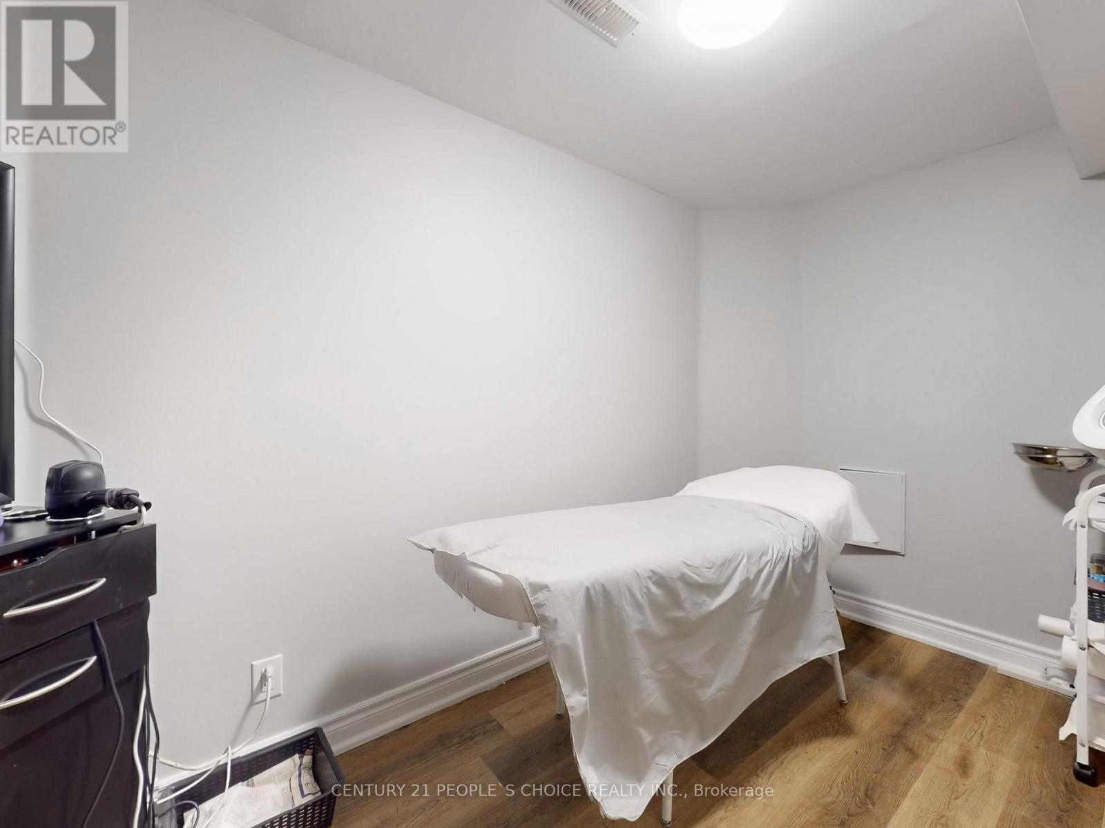 5998 Gant Crescent, Mississauga, Ontario  L5V 2T6 - Photo 33 - W12554984