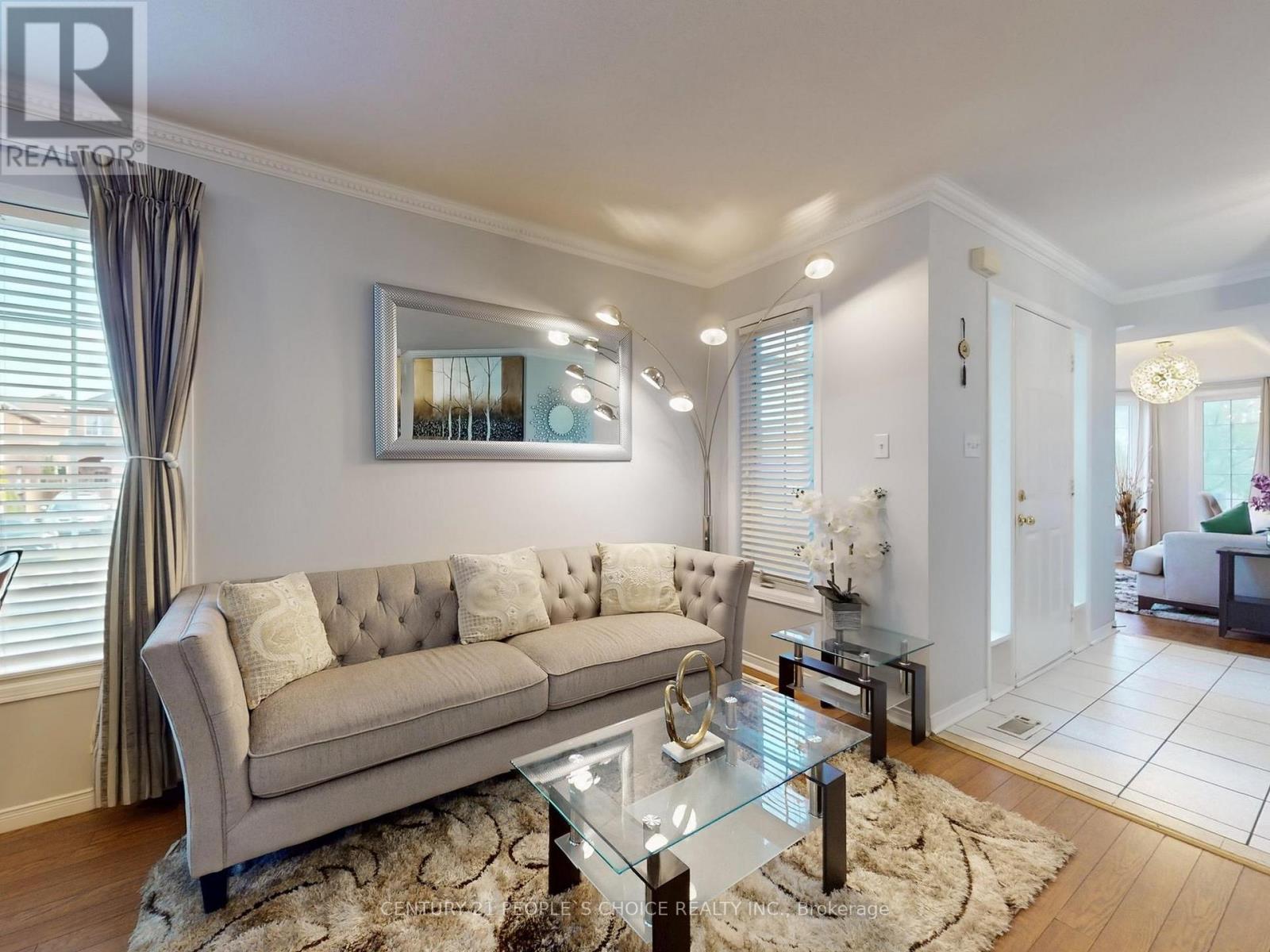 5998 Gant Crescent, Mississauga, Ontario  L5V 2T6 - Photo 6 - W12554984