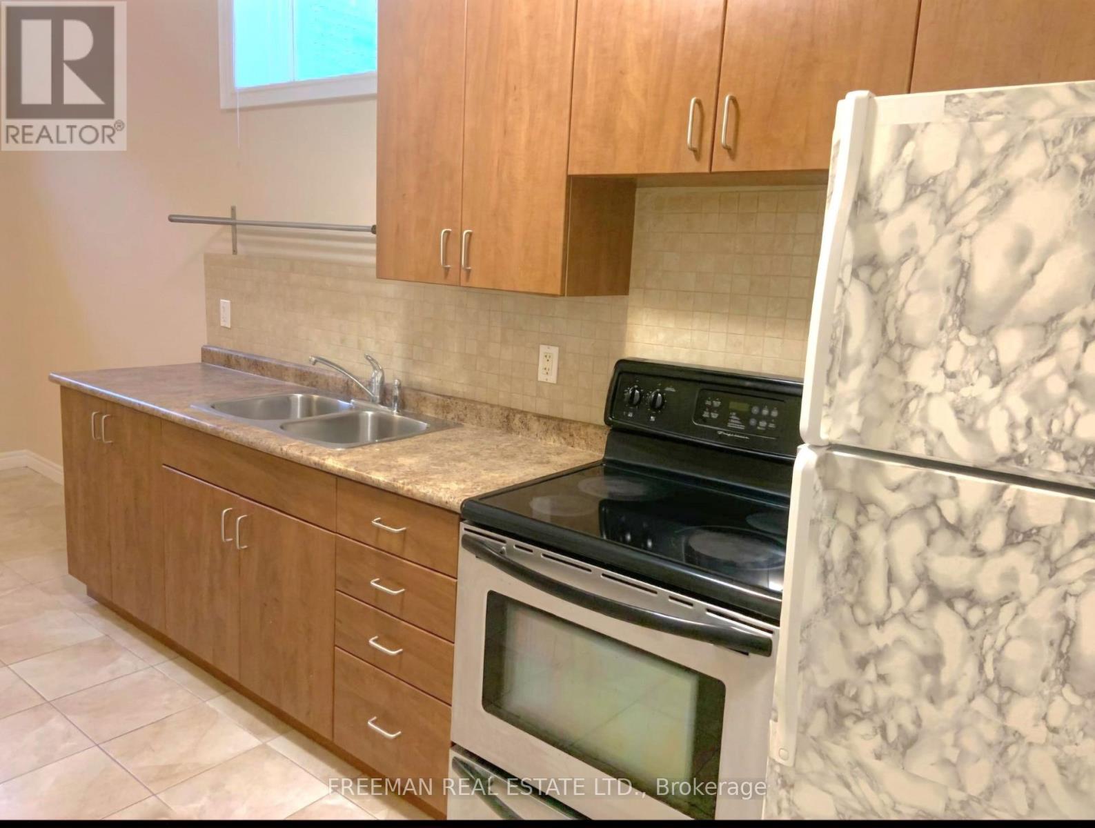 Bsmt - 43 Roberta Drive, Toronto, Ontario M6A 2J8 - Photo 2 - C12554296