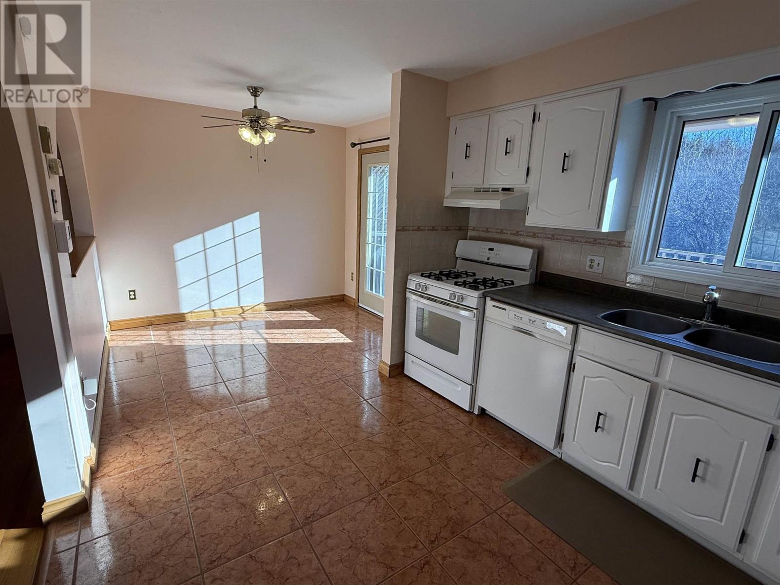 183b Ottawa Ave, Elliot Lake, Ontario  P5A 2N9 - Photo 12 - SM253291