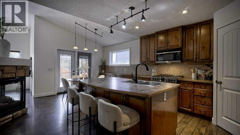 215 Pantego Close Nw, Calgary, Alberta  T3K 0K3 - Photo 3 - A2270215