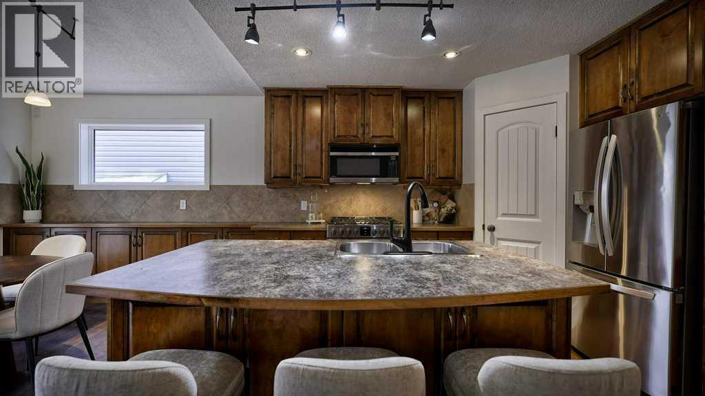 215 Pantego Close Nw, Calgary, Alberta  T3K 0K3 - Photo 4 - A2270215