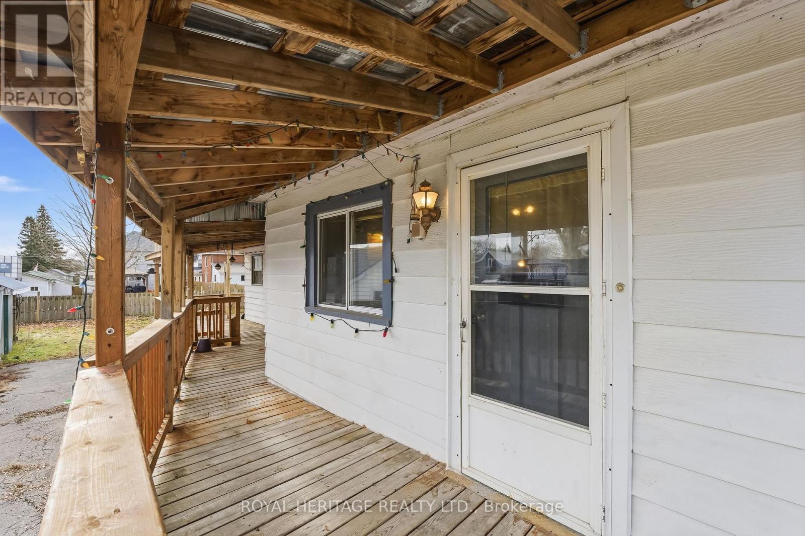 11 Donald Street, Havelock-Belmont-Methuen, Ontario K0L 1Z0 - Photo 5 - X12555006