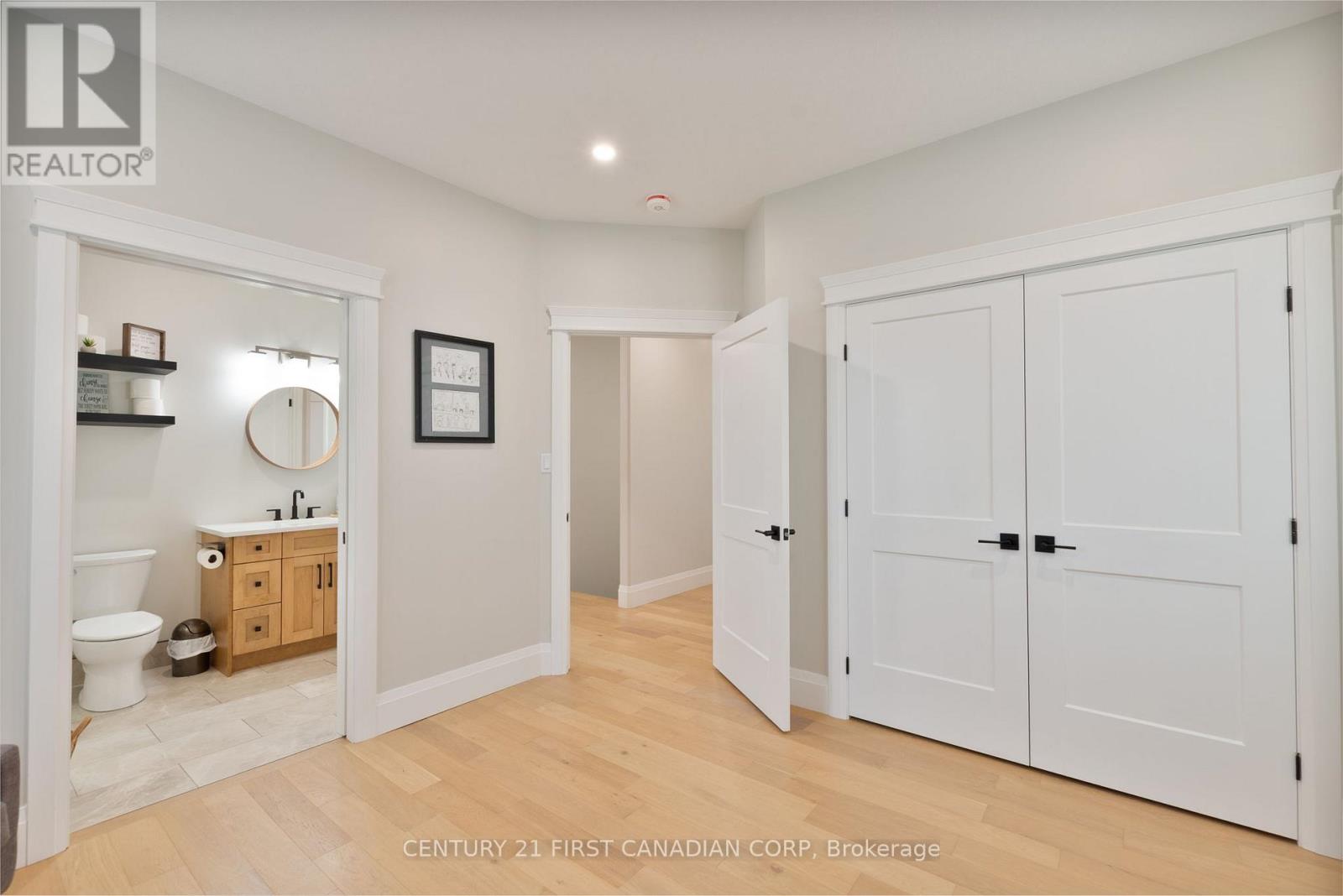 8848 Walker Road, Malahide, Ontario  N5H 2R1 - Photo 23 - X12555054