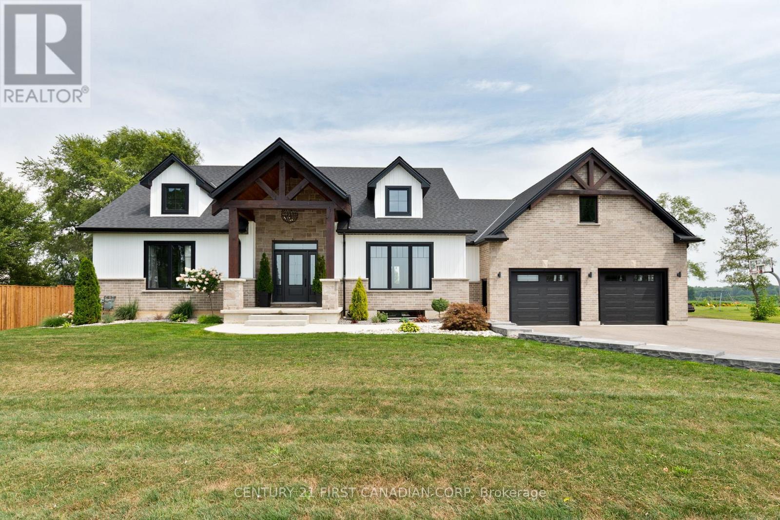 8848 Walker Road, Malahide, Ontario  N5H 2R1 - Photo 5 - X12555054