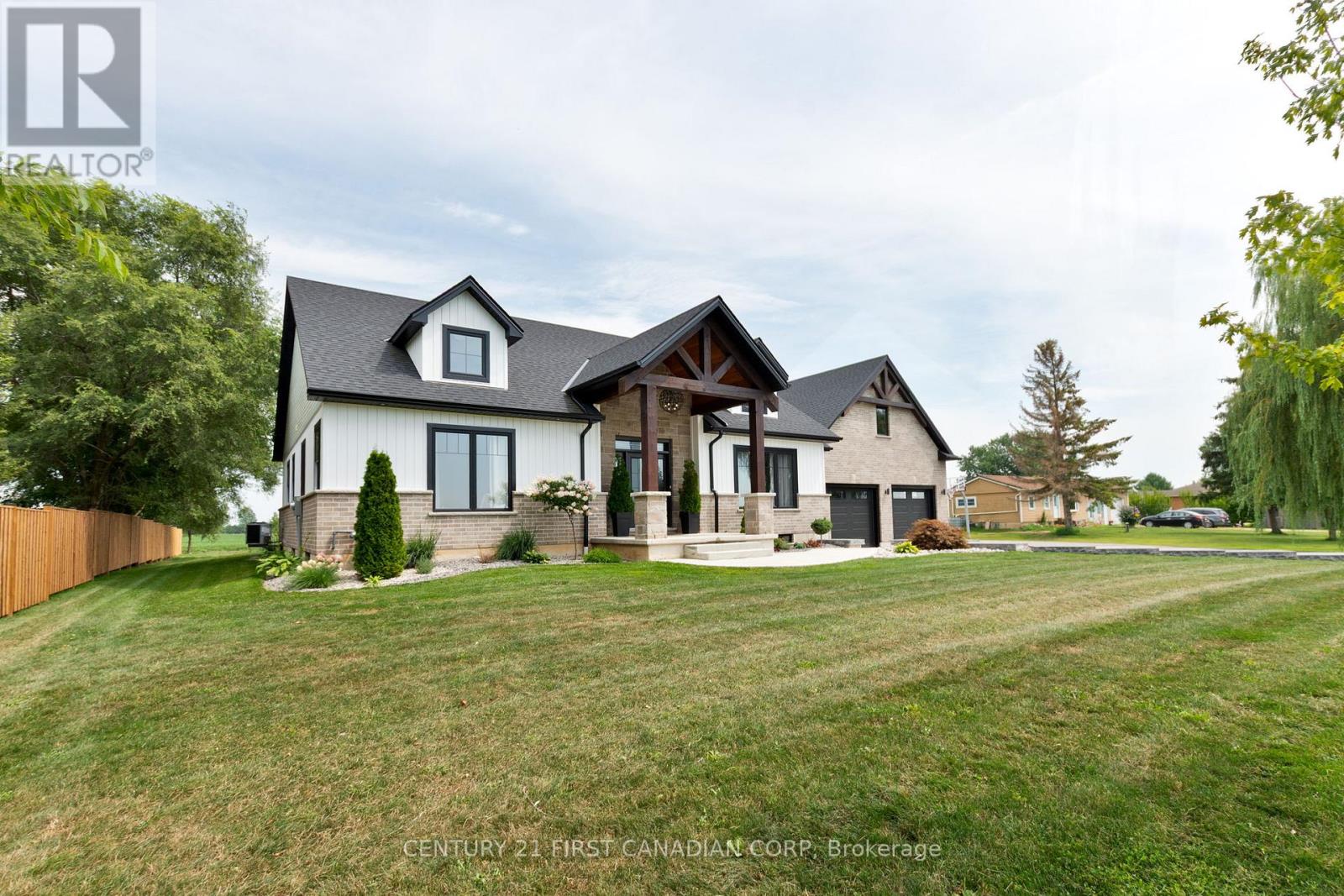 8848 Walker Road, Malahide, Ontario  N5H 2R1 - Photo 6 - X12555054