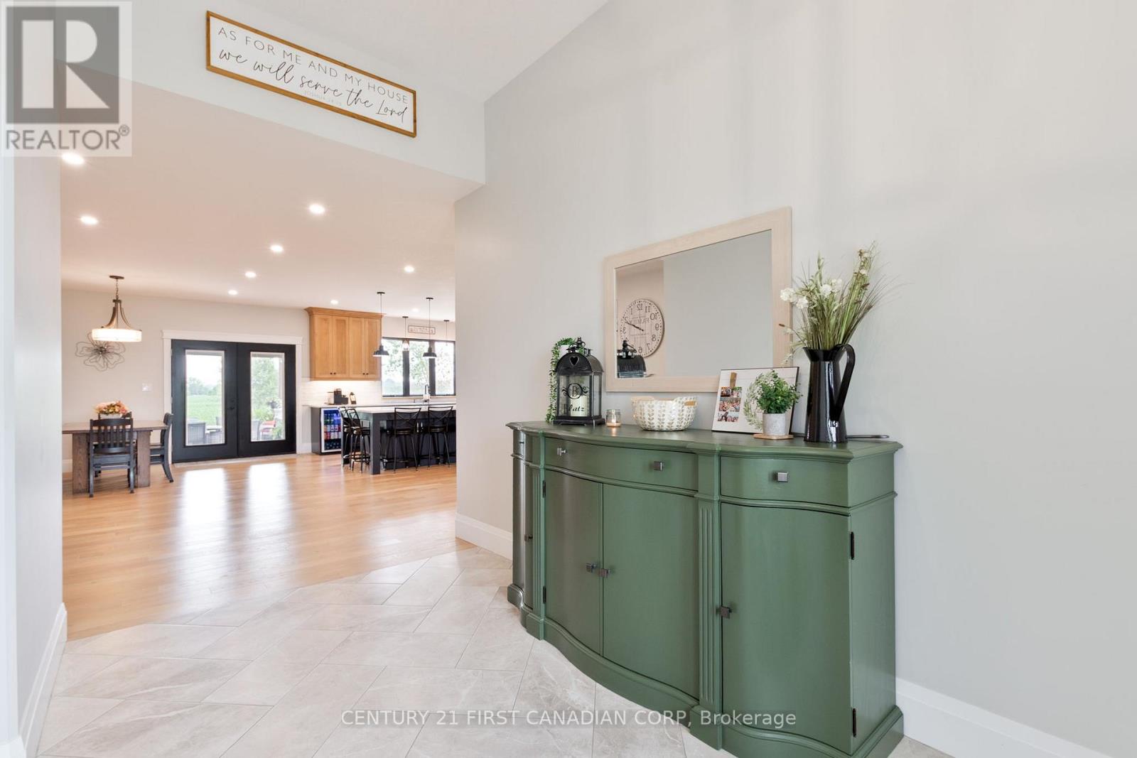 8848 Walker Road, Malahide, Ontario  N5H 2R1 - Photo 8 - X12555054