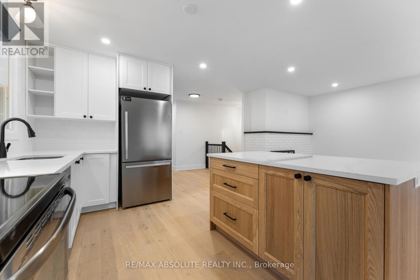 14 Mulvagh Avenue, Ottawa, Ontario K2E 6M6 - Photo 11 - X12555120