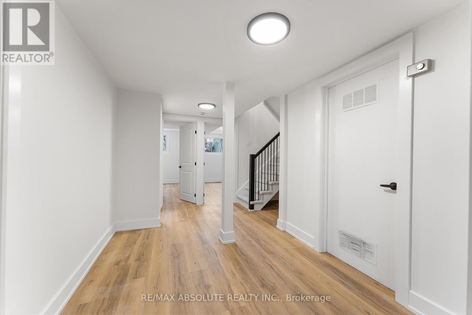 14 Mulvagh Avenue, Ottawa, Ontario K2E 6M6 - Photo 22 - X12555120